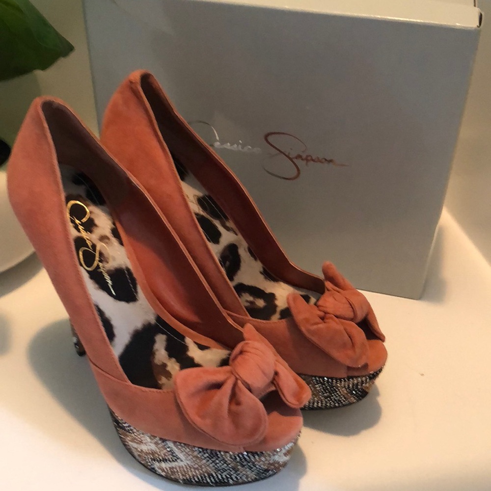 Jessica Simpson’s Peep Toe Sude Bow Platform